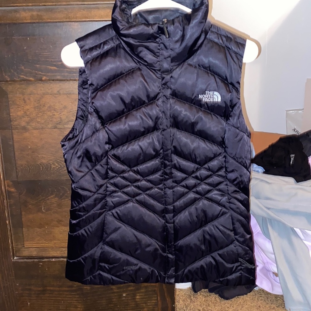 Black north face vest